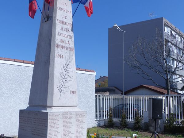 monument_en_fleurs_au_soleil_web